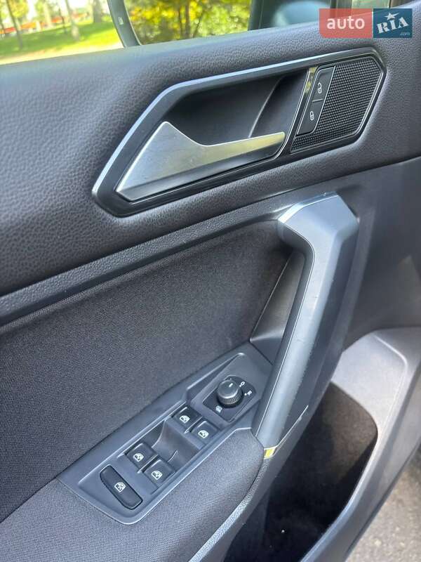 Внедорожник / Кроссовер Volkswagen Tiguan 2017 в Киеве