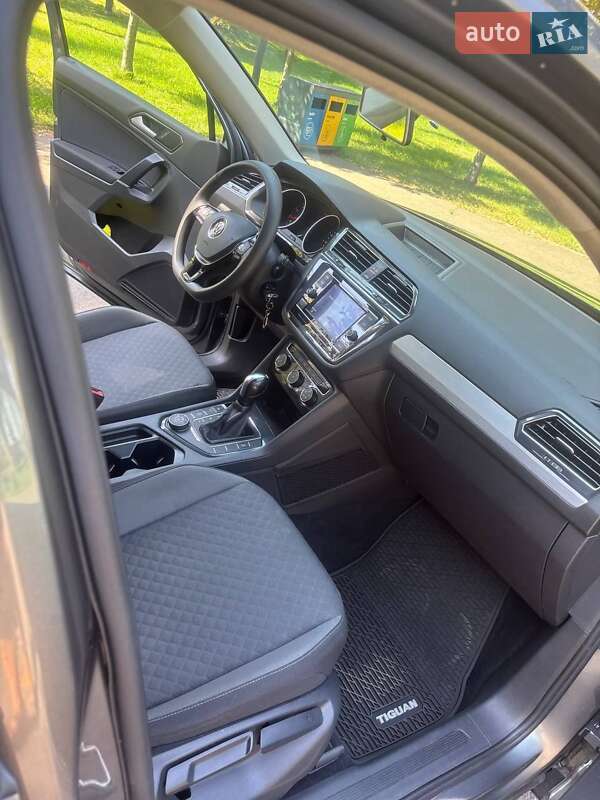Внедорожник / Кроссовер Volkswagen Tiguan 2017 в Киеве