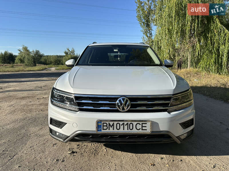 Внедорожник / Кроссовер Volkswagen Tiguan 2017 в Ахтырке