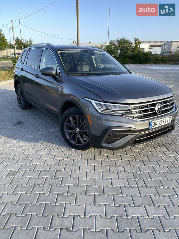 Внедорожник / Кроссовер Volkswagen Tiguan 2022 в Сарнах