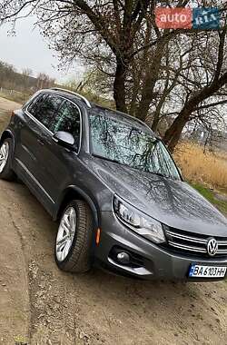 Внедорожник / Кроссовер Volkswagen Tiguan 2012 в 