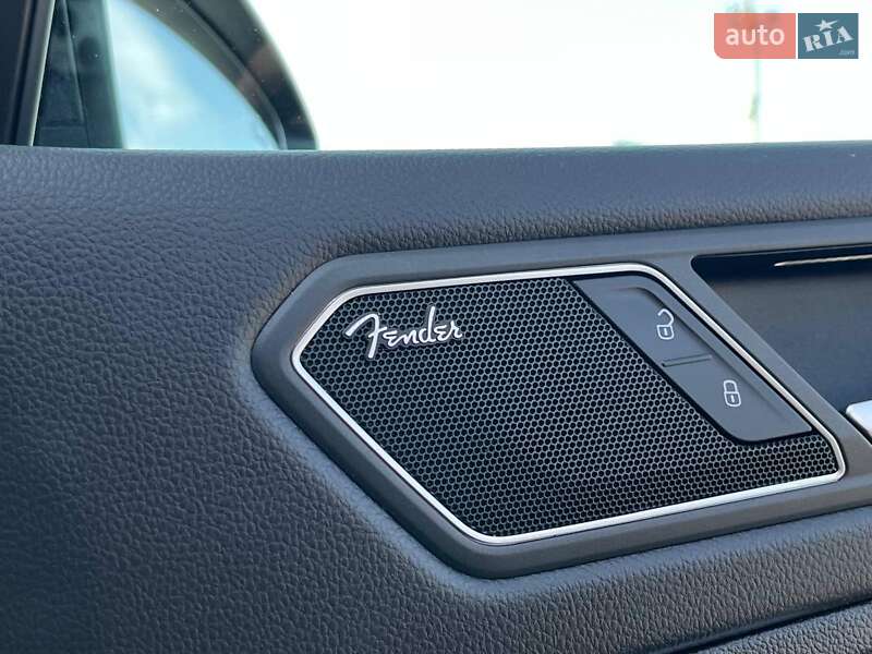 Позашляховик / Кросовер Volkswagen Tiguan 2018 в Львові