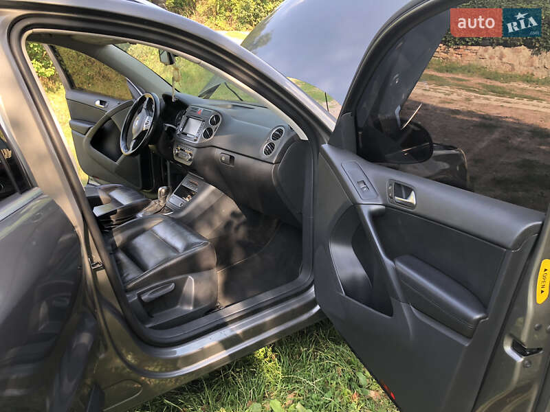 Позашляховик / Кросовер Volkswagen Tiguan 2010 в Коростені