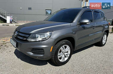 Позашляховик / Кросовер Volkswagen Tiguan 2016 в Києві