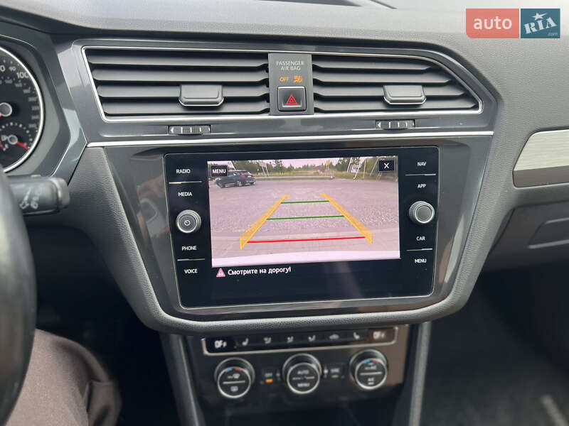 Внедорожник / Кроссовер Volkswagen Tiguan 2017 в Ужгороде