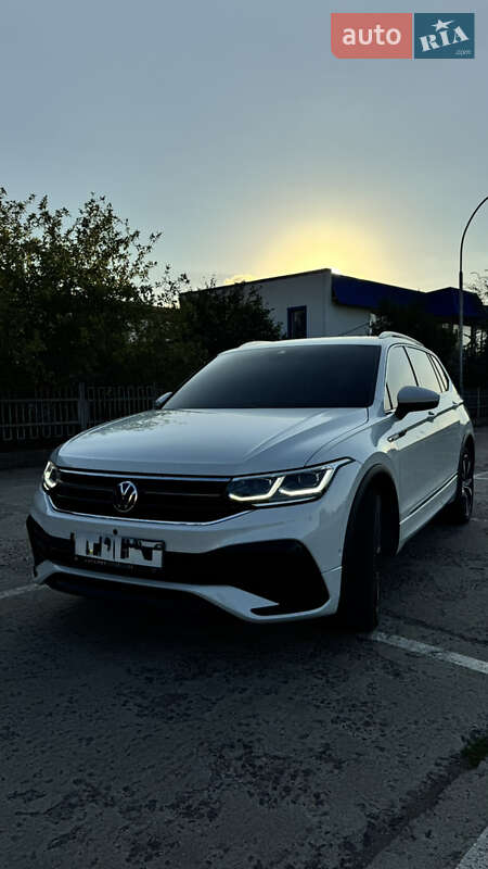 Внедорожник / Кроссовер Volkswagen Tiguan 2023 в Южноукраинске