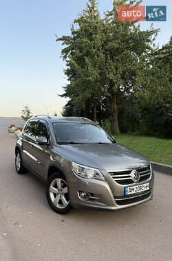 Внедорожник / Кроссовер Volkswagen Tiguan 2010 в Житомире