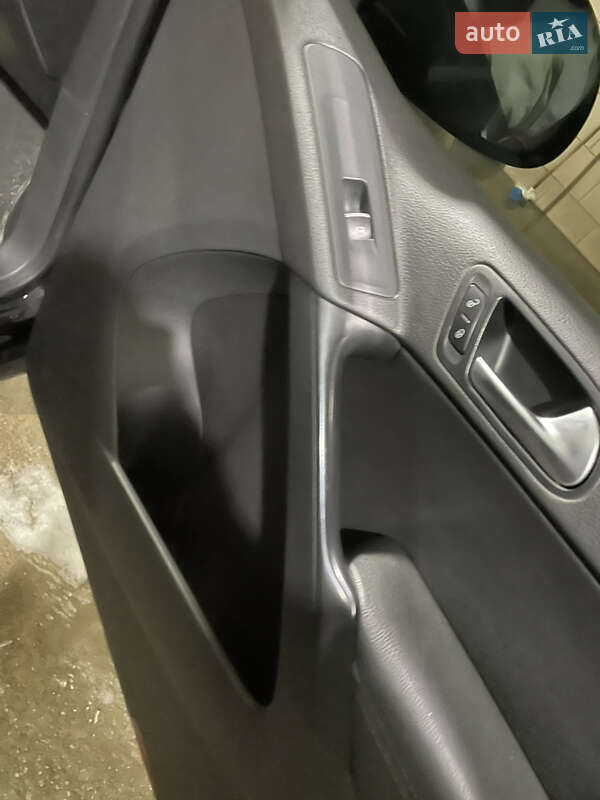 Позашляховик / Кросовер Volkswagen Tiguan 2013 в Кривому Розі