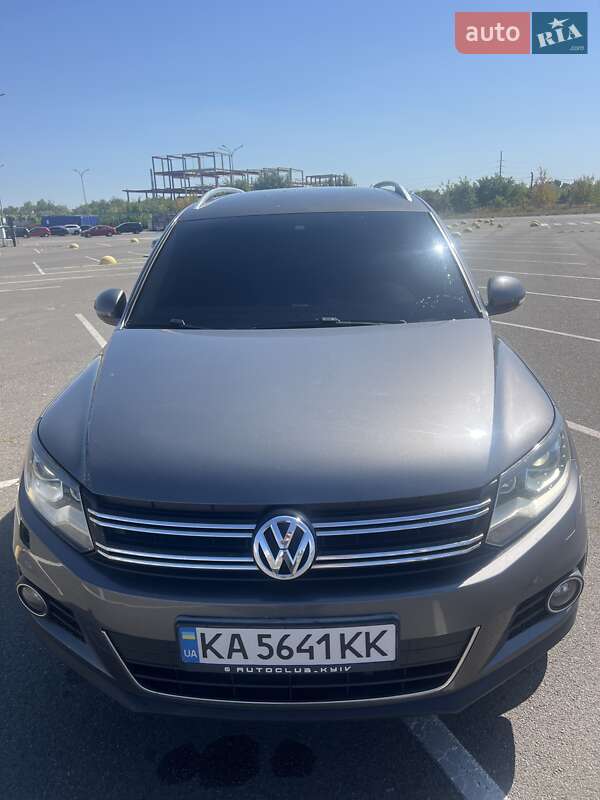 Внедорожник / Кроссовер Volkswagen Tiguan 2012 в Киеве