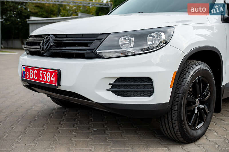 Внедорожник / Кроссовер Volkswagen Tiguan 2016 в Киеве