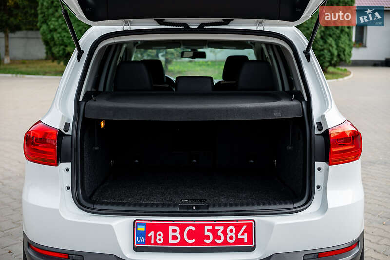 Внедорожник / Кроссовер Volkswagen Tiguan 2016 в Киеве