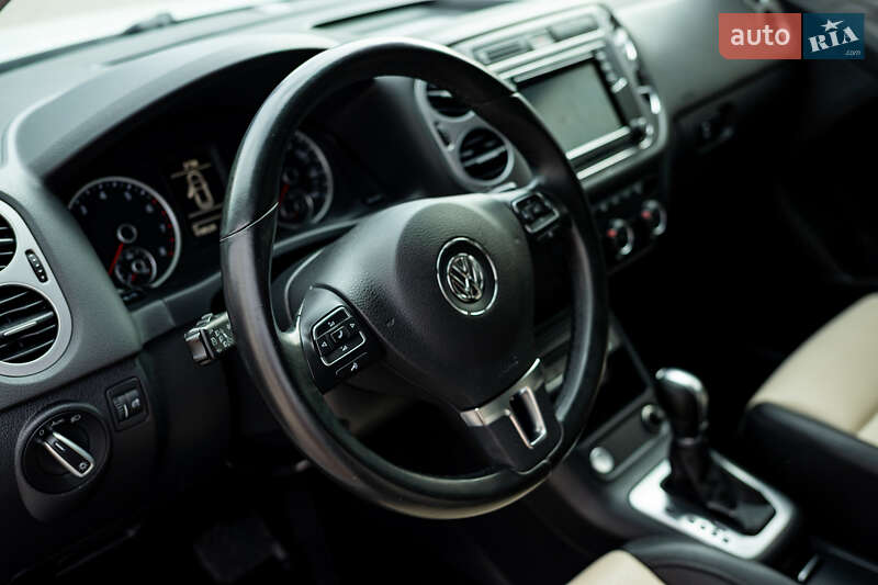 Внедорожник / Кроссовер Volkswagen Tiguan 2016 в Киеве