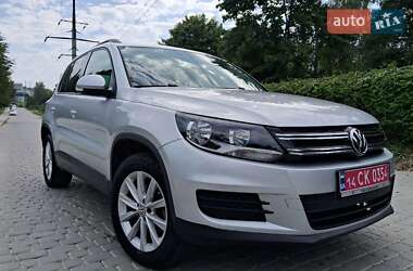 Позашляховик / Кросовер Volkswagen Tiguan 2015 в Новояворівську