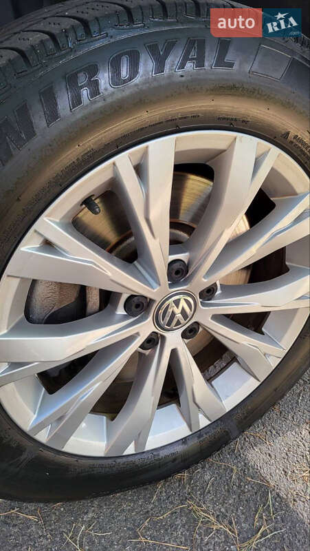 Внедорожник / Кроссовер Volkswagen Tiguan 2018 в Киеве