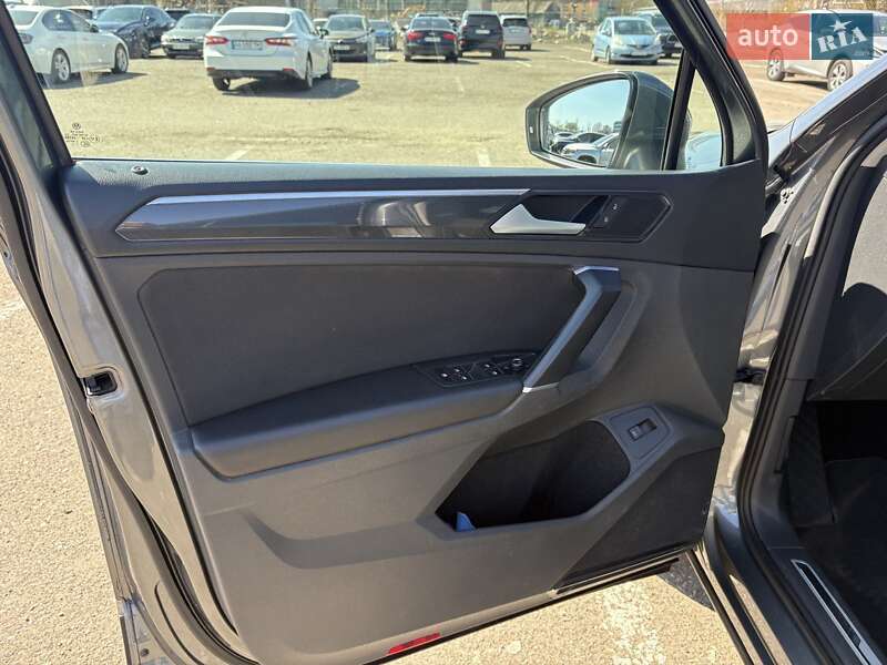 Внедорожник / Кроссовер Volkswagen Tiguan 2017 в Киеве