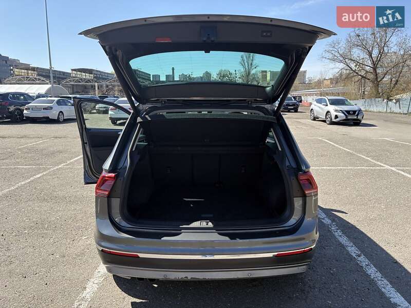 Внедорожник / Кроссовер Volkswagen Tiguan 2017 в Киеве