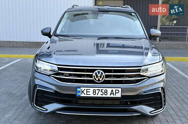 Внедорожник / Кроссовер Volkswagen Tiguan 2023 в Каменском