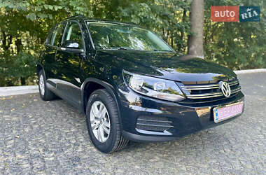 Позашляховик / Кросовер Volkswagen Tiguan 2016 в Чернівцях