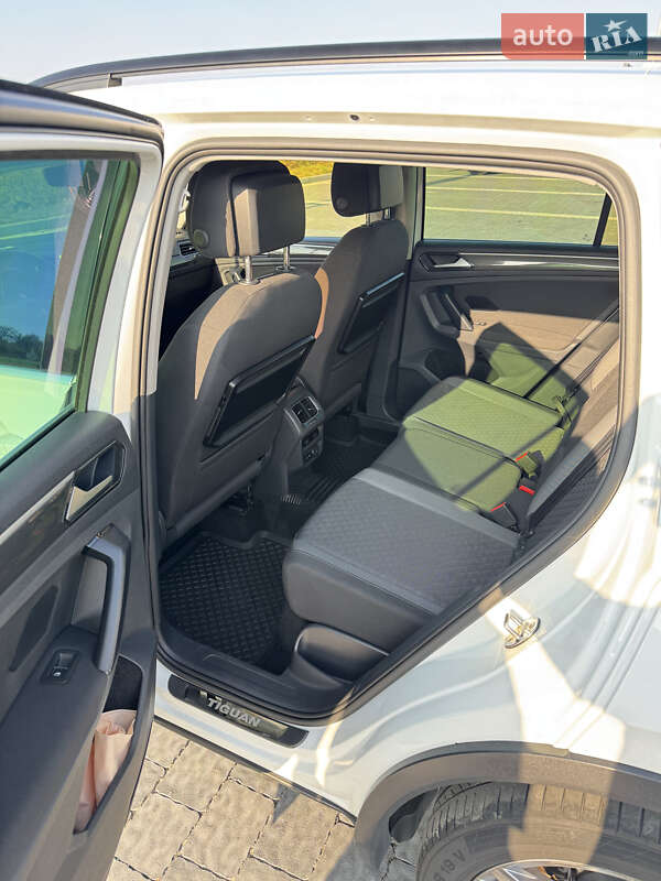 Внедорожник / Кроссовер Volkswagen Tiguan 2016 в Львове фото 12 Внедорожник / Кроссовер Volkswagen Tiguan 2016 в Львове