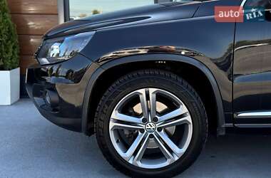 Внедорожник / Кроссовер Volkswagen Tiguan 2016 в 