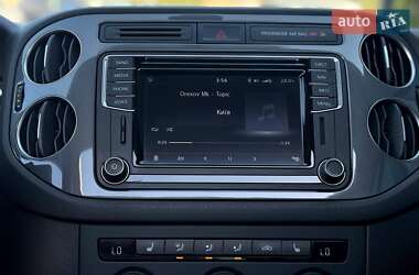 Внедорожник / Кроссовер Volkswagen Tiguan 2016 в 