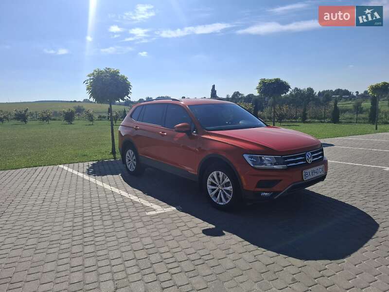 Внедорожник / Кроссовер Volkswagen Tiguan 2018 в Шепетовке