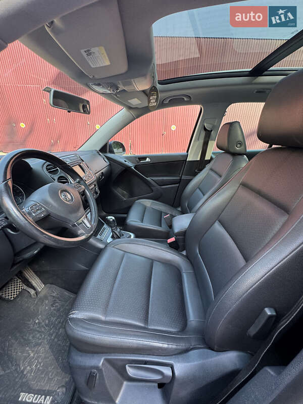 Внедорожник / Кроссовер Volkswagen Tiguan 2012 в Львове