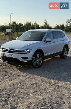 Позашляховик / Кросовер Volkswagen Tiguan 2017 в Києві
