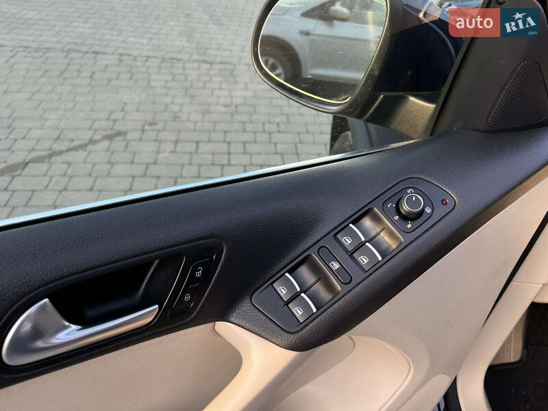 Внедорожник / Кроссовер Volkswagen Tiguan 2015 в Львове фото 11 Внедорожник / Кроссовер Volkswagen Tiguan 2015 в Львове