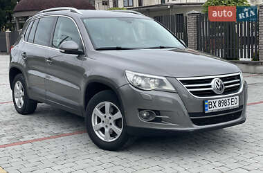 Позашляховик / Кросовер Volkswagen Tiguan 2010 в Старокостянтинові