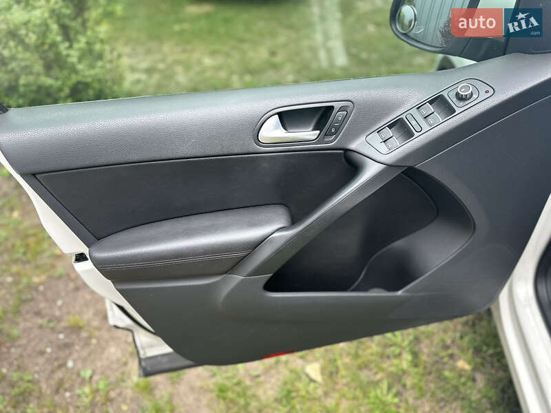 Позашляховик / Кросовер Volkswagen Tiguan 2012 в Києві