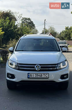 Позашляховик / Кросовер Volkswagen Tiguan 2016 в Києві