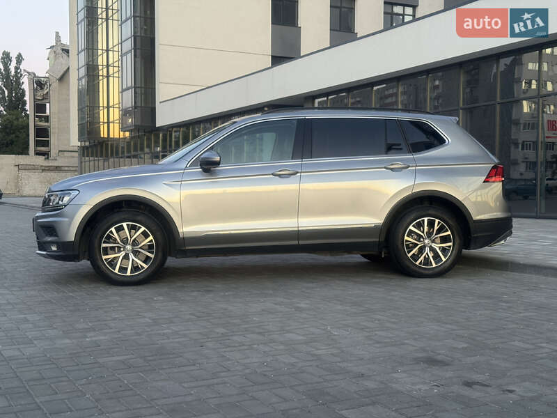 Внедорожник / Кроссовер Volkswagen Tiguan 2019 в Днепре фото 4 Внедорожник / Кроссовер Volkswagen Tiguan 2019 в Днепре