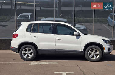 Внедорожник / Кроссовер Volkswagen Tiguan 2011 в 
