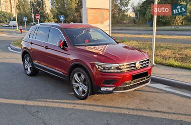 Позашляховик / Кросовер Volkswagen Tiguan 2016 в Києві