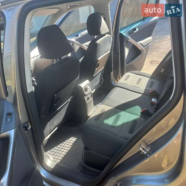 Внедорожник / Кроссовер Volkswagen Tiguan 2008 в Подольске