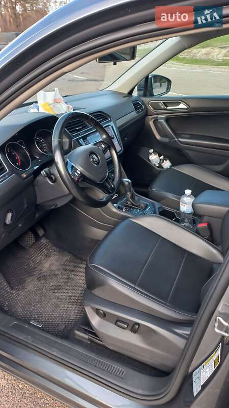 Внедорожник / Кроссовер Volkswagen Tiguan 2017 в Киеве
