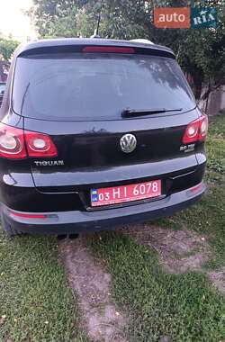 Внедорожник / Кроссовер Volkswagen Tiguan 2010 в Шепетовке