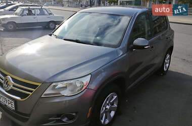 Внедорожник / Кроссовер Volkswagen Tiguan 2009 в Днепре