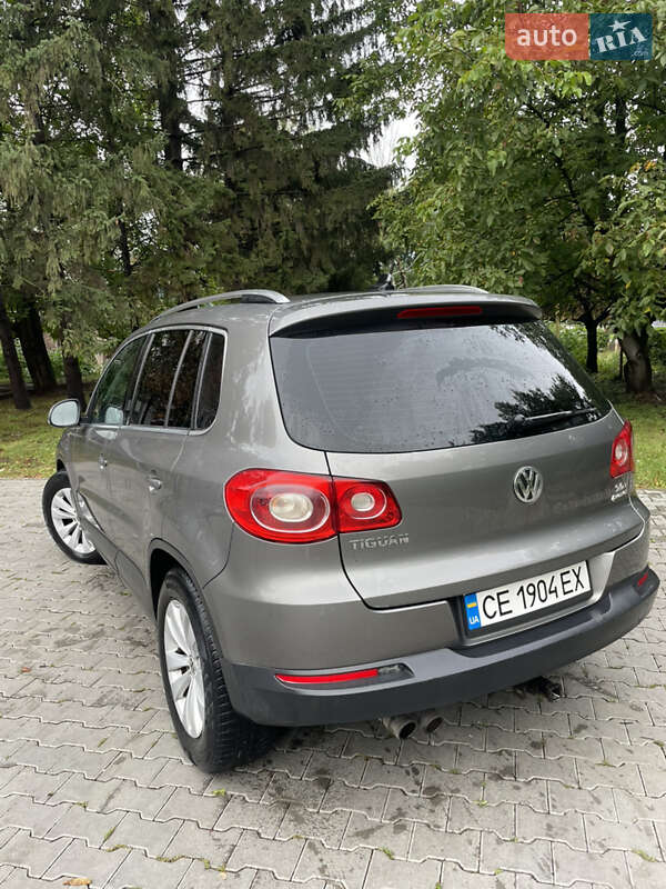 Внедорожник / Кроссовер Volkswagen Tiguan 2010 в Черновцах