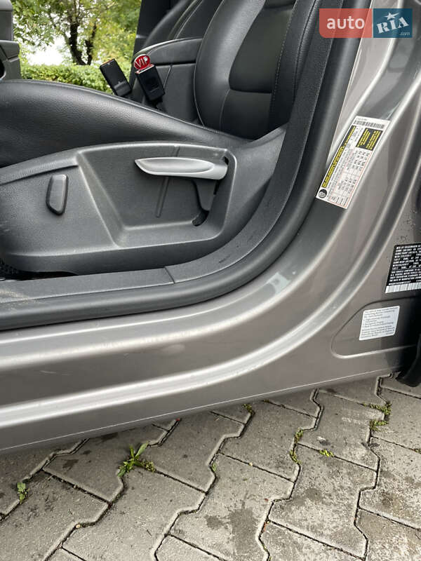 Внедорожник / Кроссовер Volkswagen Tiguan 2010 в Черновцах