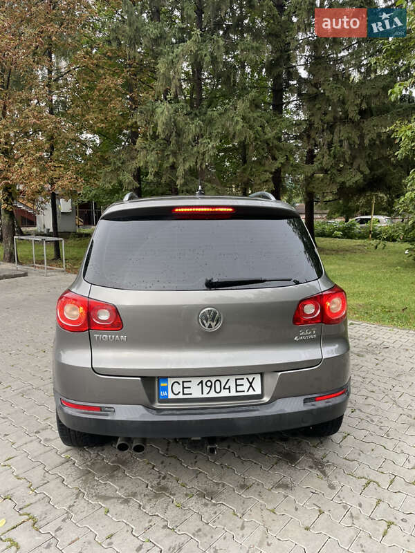 Внедорожник / Кроссовер Volkswagen Tiguan 2010 в Черновцах