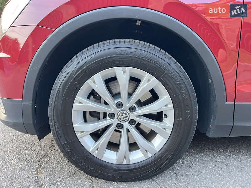 Позашляховик / Кросовер Volkswagen Tiguan 2017 в Києві