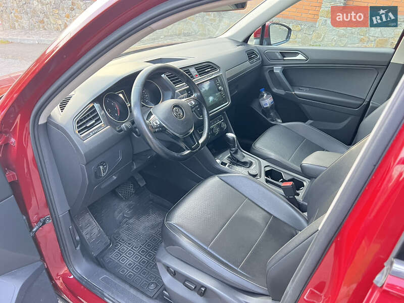 Позашляховик / Кросовер Volkswagen Tiguan 2017 в Києві