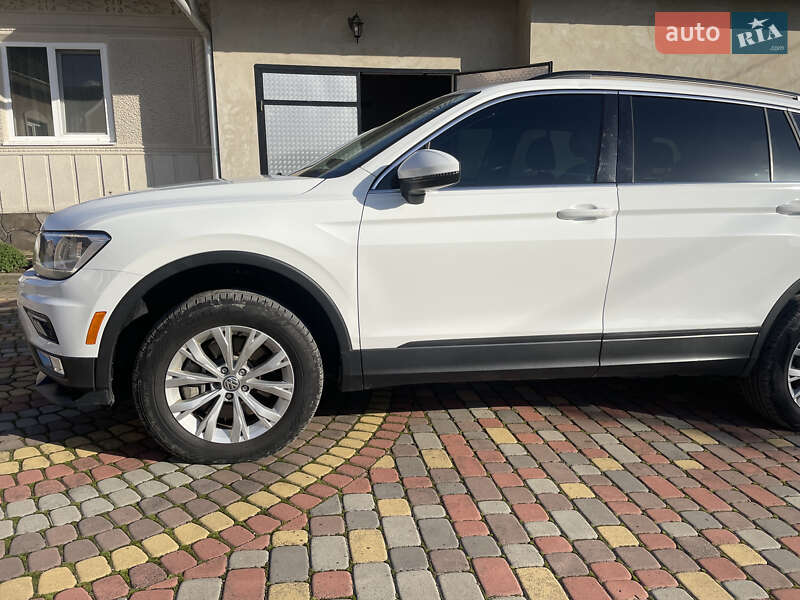 Внедорожник / Кроссовер Volkswagen Tiguan 2018 в Черновцах