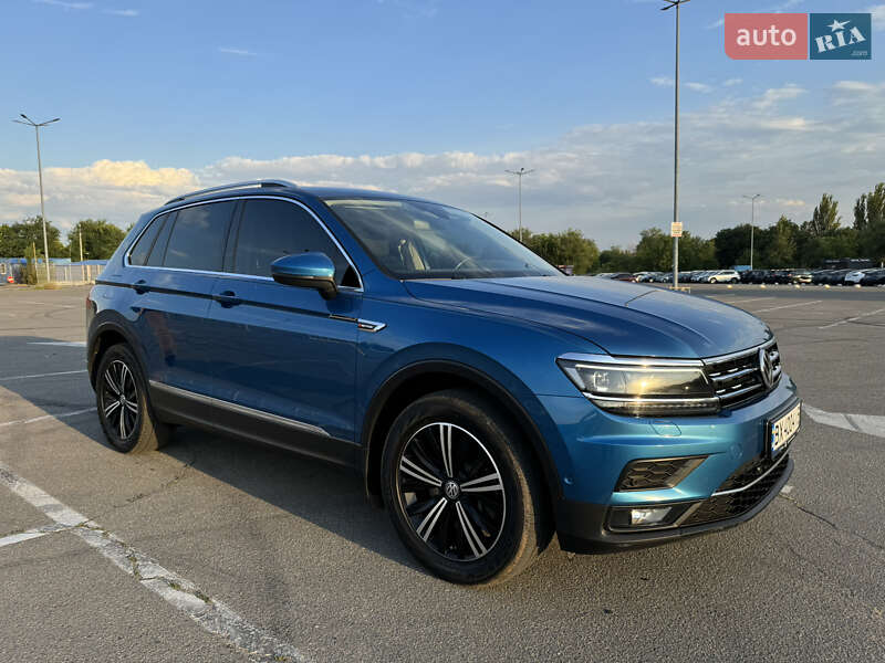 Внедорожник / Кроссовер Volkswagen Tiguan 2017 в Луцке