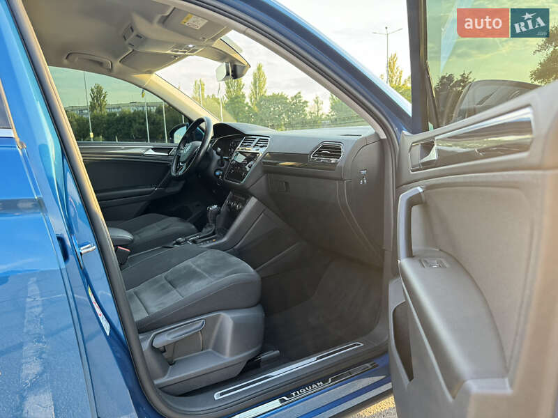Внедорожник / Кроссовер Volkswagen Tiguan 2017 в Луцке