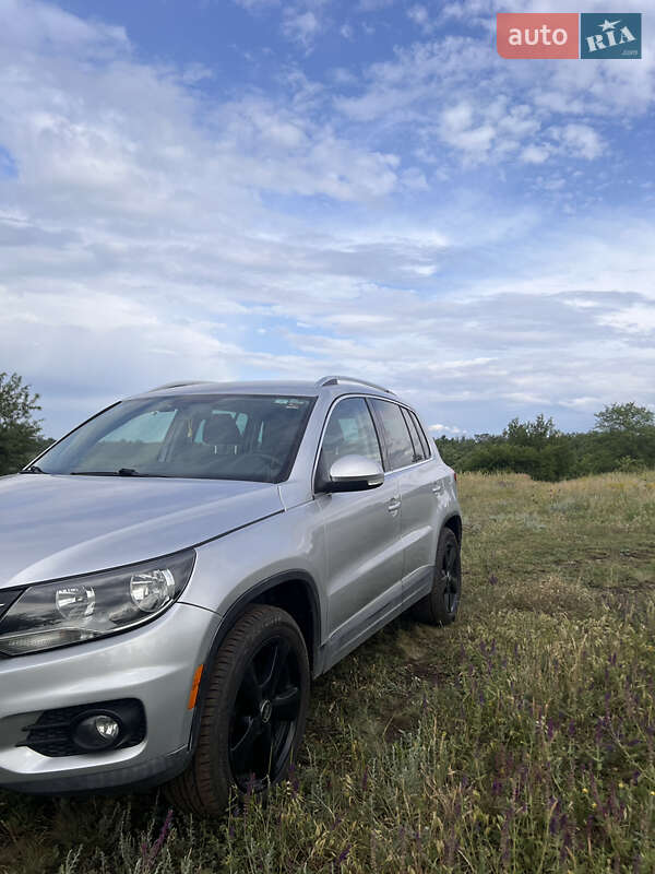 Внедорожник / Кроссовер Volkswagen Tiguan 2012 в Днепре