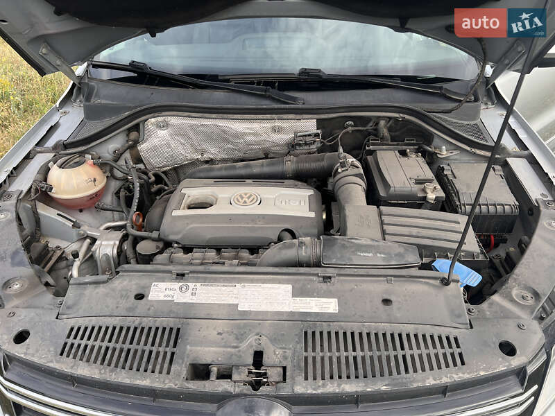 Внедорожник / Кроссовер Volkswagen Tiguan 2012 в Днепре