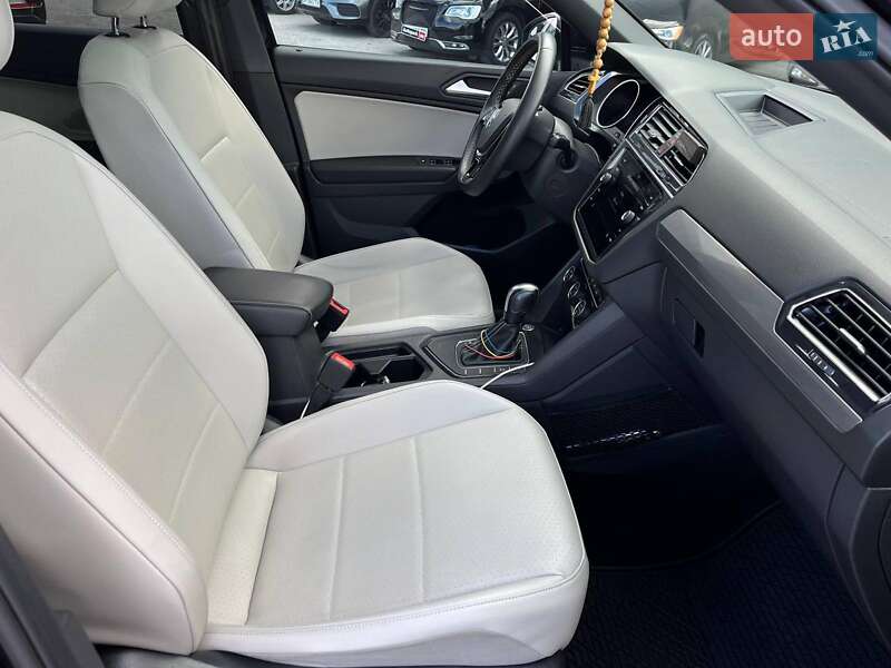 Внедорожник / Кроссовер Volkswagen Tiguan 2020 в Львове